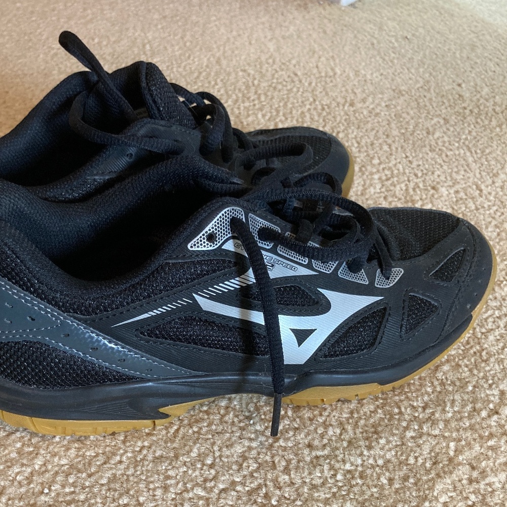 Volleyball shoes